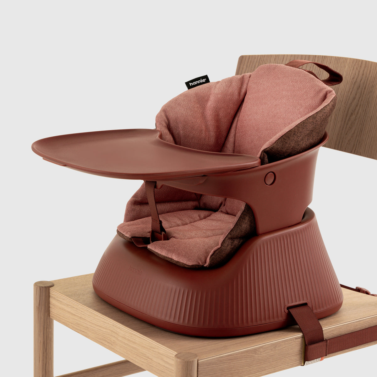 Hannie – De draagbare kinderstoel – Mahogany Red