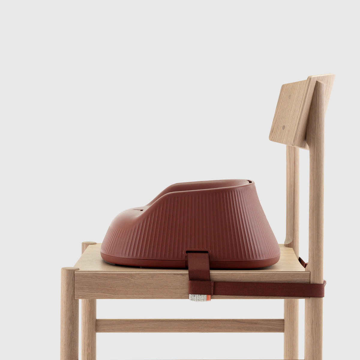 Hannie – De draagbare kinderstoel – Mahogany Red