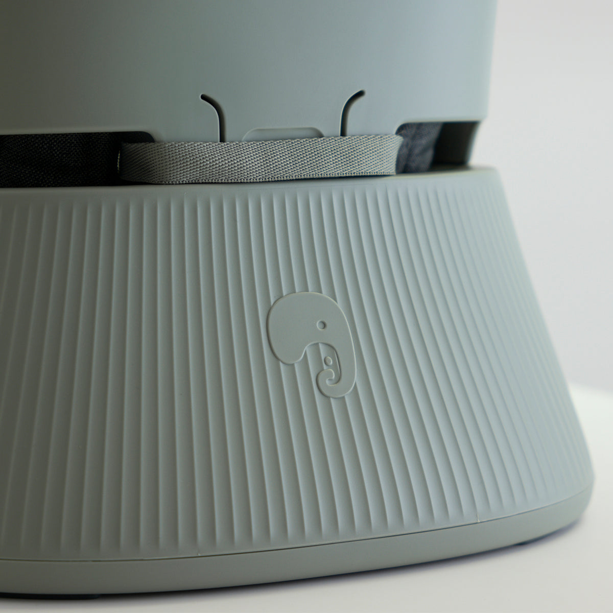Hannie - The Portable High Chair - Sage Green