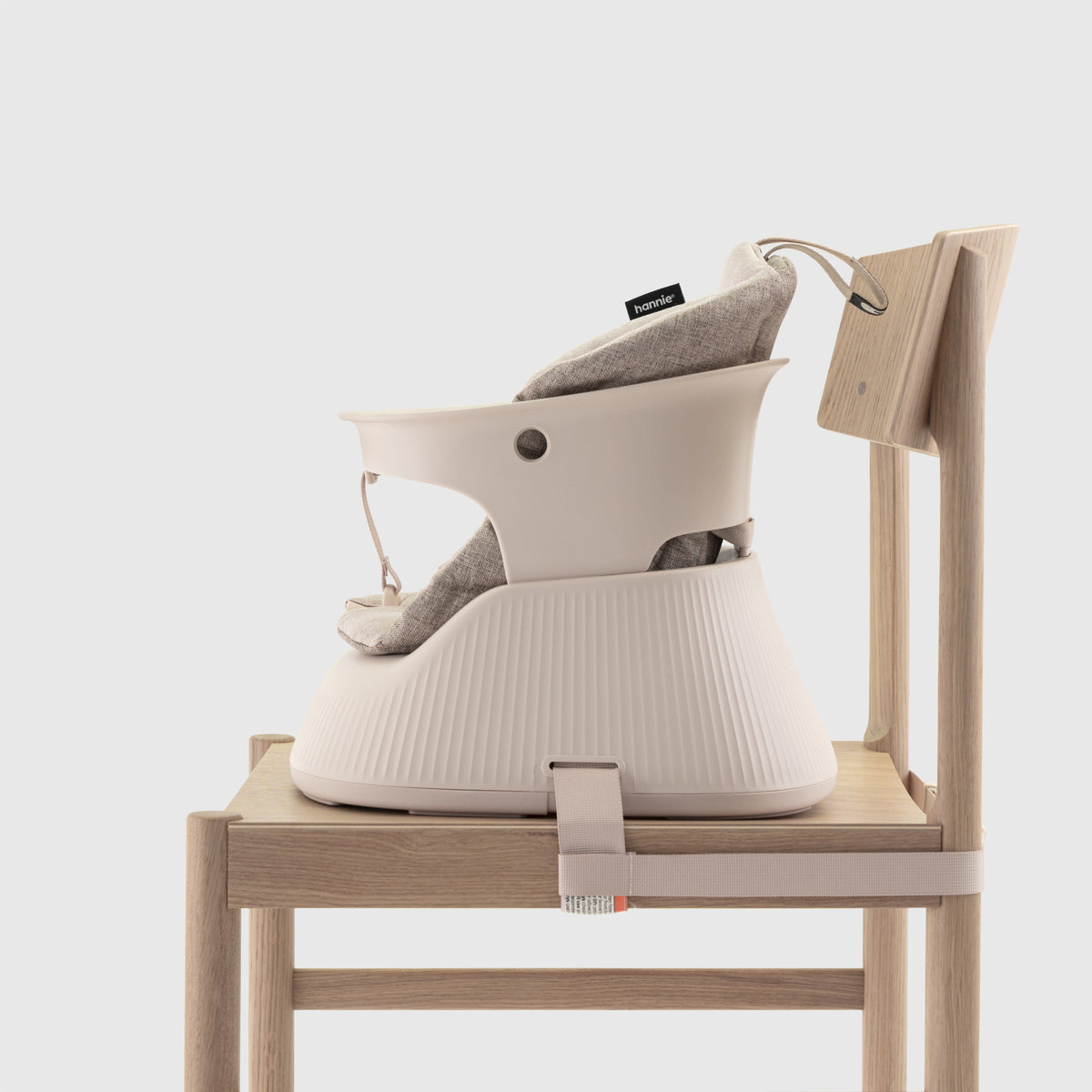 Hannie – De Draagbare Kinderstoel – White Sand