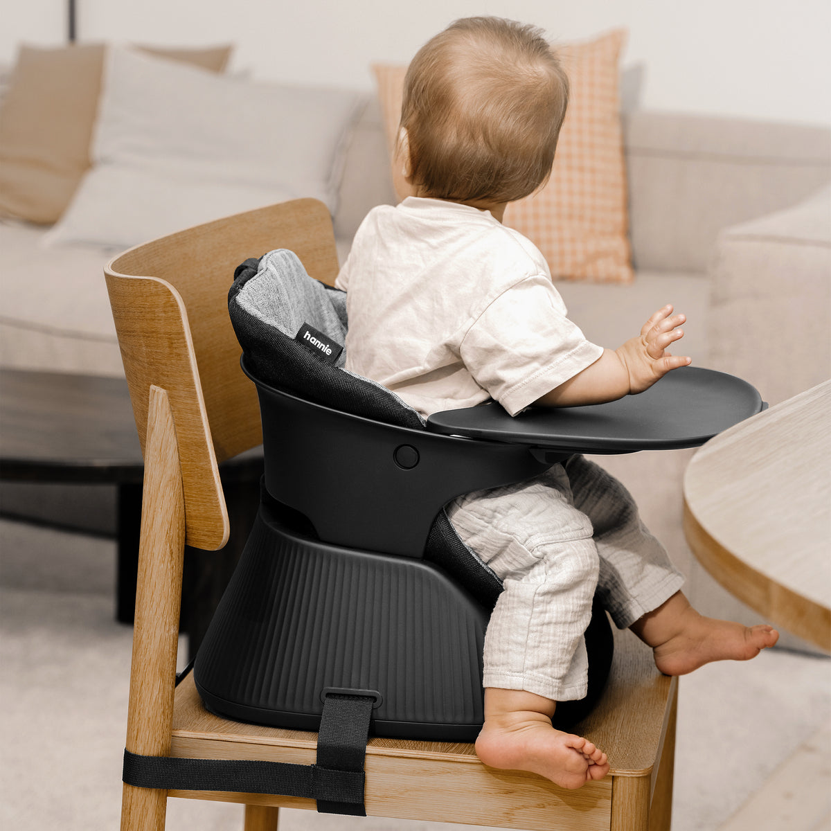 Hannie – De draagbare kinderstoel – Charcoal Black